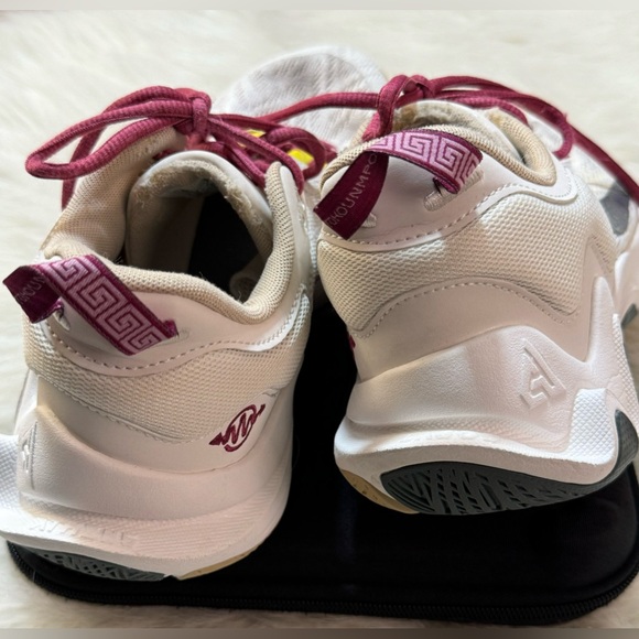 Nike Giannis Immortality 2 Athletic Basketball Shoes Sail Smoke Gray Yellow - Picture 5 of 7